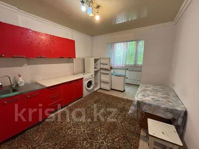 2-бөлмелі пәтер · 50 м² · 2/5 қабат, мкр Аксай-3Б 7 — Толи би - Яссауи, бағасы: 32 млн ₸ в Алматы, Ауэзовский р-н