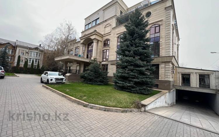 7-комнатная квартира, 370 м², 2 этаж помесячно, Достык 355а за 2.5 млн 〒 в Алматы — фото 25