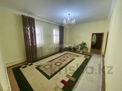 Отдельный дом · 3 комнаты · 150 м², мкр Жулдыз, Темиржан Ислямова 24 24 — Рядом школа, садик за 150 000 〒 в Атырау