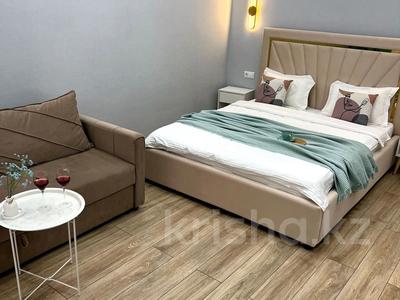 1-бөлмелі пәтер, 37 м², 4/9 қабат тәулігіне, Туран 46, бағасы: 15 000 〒 в Астане