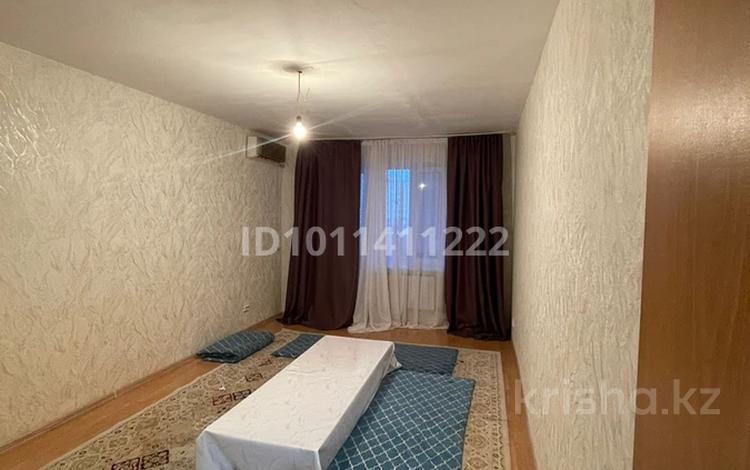 2-комнатная квартира · 58 м² · 4/5 этаж, 34-й мкр, 34-ш/а. 16 — 34–16 үйінен 2 бөлмелі пәтер ұзақ мерзімге жалға беріледі. Жақын маңда мектеп, Ана мен бала перзентханасы, балабақша, супермаркет орналасқан. Барлық бағыттағы автобустар жүреді: 3А, 3Б, 5, 8, 9, 11, 104. Жақын жерде «Дина» гипермаркеті бар. Үй маңында жәрмеңке жиі ұйымдастырылады. Телефон: 8 700 215 75 41 Бағасы: 130 000 тг + РКЦ за 130 000 〒 в Актау — фото 2