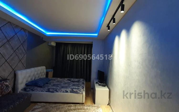 1-бөлмелі пәтер · 29.3 м², Шевченко 85 — Сейфуллина, бағасы: 2 000 〒 в Алматы, Алмалинский р-н — фото 8