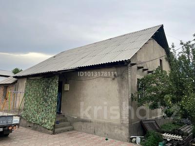 Отдельный дом · 4 комнаты · 180 м² · 600 сот., мкр Шанырак-2, Жалантос бахадур 27 — Возле Акимата за 50 млн ₸ в Алматы, Алатауский р-н