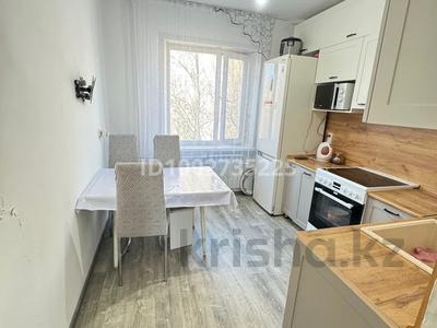 2-комнатная квартира · 54 м² · 3/5 этаж, мкр Юго-Восток, Рыскулова 3 за 24 млн ₸ в Караганде, Казыбек би р-н