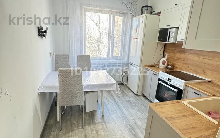 2-комнатная квартира · 54 м² · 3/5 этаж, мкр Юго-Восток, Рыскулова 3 за 24 млн ₸ в Караганде, Казыбек би р-н — фото 2