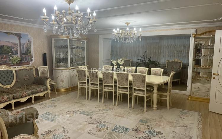 4-комнатная квартира · 150 м² · 5/7 этаж, мкр 5 97А за 750 000 ₸ в Актобе — фото 2