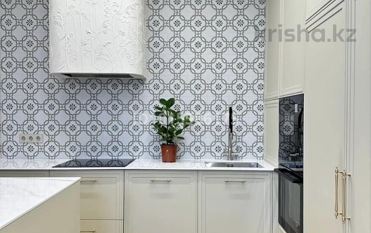 3-бөлмелі пәтер · 80 м² · 2/7 қабат, Керей и Жанибек хандар 46, бағасы: 105 млн ₸ в Астане, Есильский р-н — фото 2