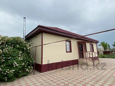 Продажа домов и дачи в Актюбинской обл.: Отдельный дом · 5 комнат · 152 м² · 11 сот., Тополиная 26 за 32.5 млн 〒 Отдельный дом · 5 комнат · 152 м² · 11 сот., Тополиная 26 за 32.5 млн 〒 в Актобе, жилой массив Заречный-1