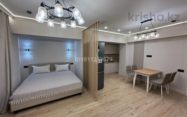 1-комнатная квартира · 43 м² · 10/15 этаж, Толе би — Пересечение Варламова , прям напротив парка и озера Сайран за 300 000 ₸ в Алматы, Алмалинский р-н — фото 2