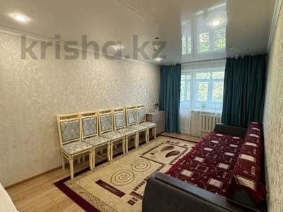 3-комнатная квартира · 63 м² · 2/5 этаж, Майкудук, мкр Восток-1 — Восток-2 за 17.5 млн ₸ в Караганде, Алихана Бокейханова р-н