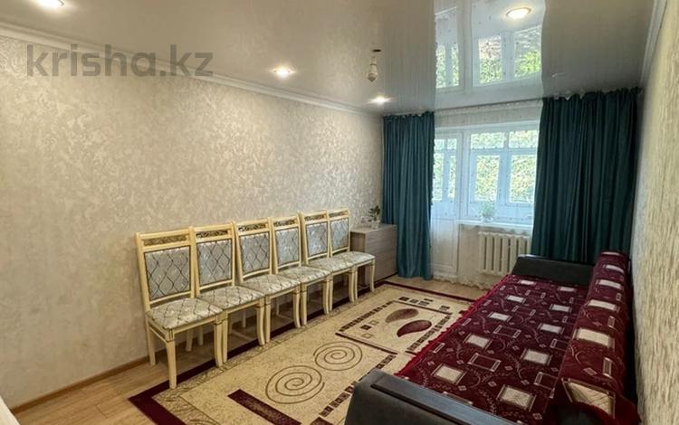 3-комнатная квартира · 63 м² · 2/5 этаж, Майкудук, мкр Восток-1 — Восток-2 за 17.5 млн ₸ в Караганде, Алихана Бокейханова р-н — фото 2