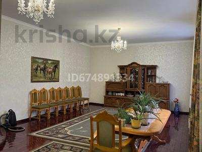 Отдельный дом · 8 комнат · 830 м² · 5 сот., Ескалиева 205 за 175 млн ₸ в Уральске