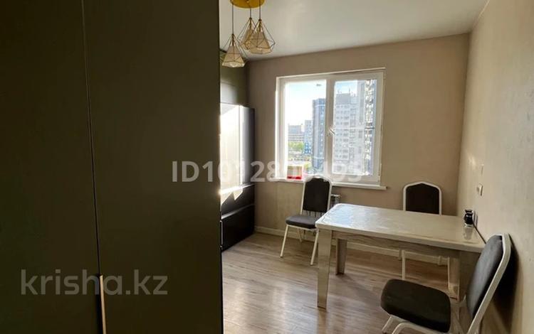 3-комнатная квартира · 96 м² · 7/10 этаж, Базовая 2/5 — Каныша Сатпаева за 28 000 ₸ в Усть-Каменогорске — фото 2