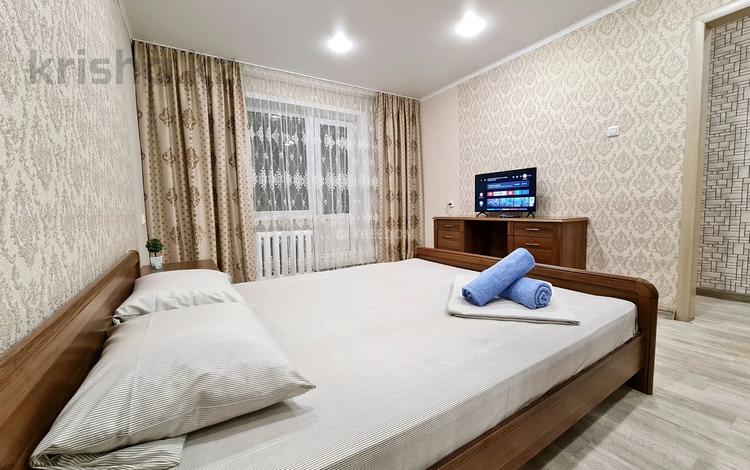 1-комнатная квартира, 36 м² по часам, Естая 146 — Катаева за 3 500 〒 в Павлодаре — фото 2