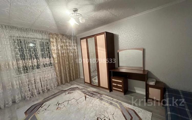 1-бөлмелі пәтер · 48 м² · 1/5 қабат, Қаратау ш/а. 23, бағасы: 100 000 ₸ в Таразе, мкр Каратау — фото 2
