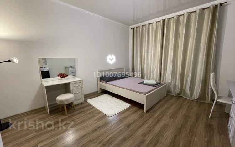1-комнатная квартира · 40 м² · 3/9 этаж, Камзина 41/1 — Жк Ирина за 10 000 ₸ в Павлодаре — фото 2