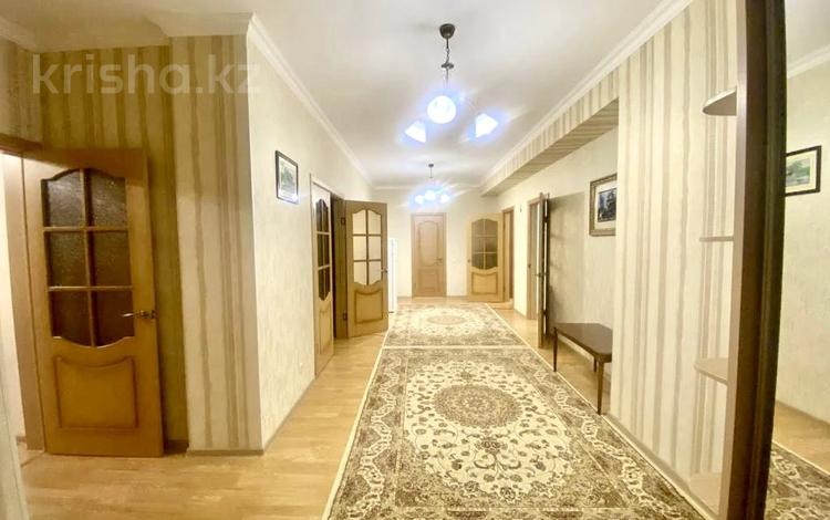 3-комнатная квартира, 137 м², 9/10 этаж, Алихан Бокейхана 2 за 59.8 млн 〒 в Астане, Есильский р-н — фото 2