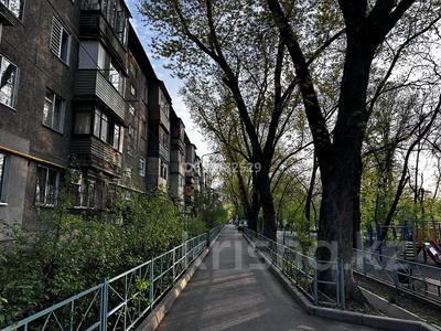 3-комнатная квартира, 58 м², 2/4 этаж, мкр №6 45 за 27.5 млн 〒 в Алматы, Ауэзовский р-н