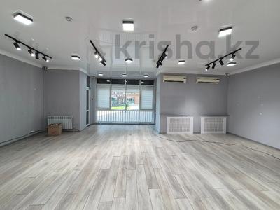 Свободное назначение, офисы, магазины и бутики, салоны красоты, бани, гостиницы и зоны отдыха, фитнес и спорт, медцентры и аптеки, образование, конференц-залы, студии · 108.7 м² за 650 000 ₸ в Алматы, Алмалинский р-н