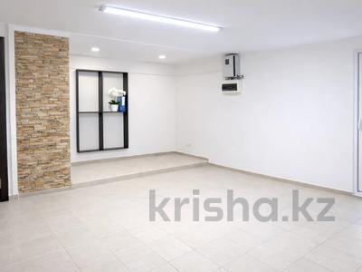 Свободное назначение, офисы, магазины и бутики, склады, салоны красоты, фитнес и спорт, медцентры и аптеки, образование, кабинеты и рабочие места, студии · 22 м² за 240 000 〒 в Астане, Есильский р-н