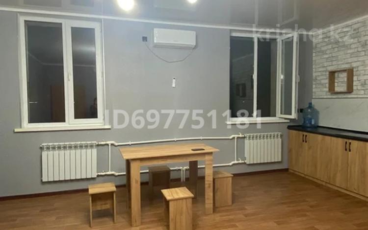 1-комнатная квартира · 30 м² · 4/10 этаж, мкр Жилгородок, Сагадат нурмаганбет 26 за 120 000 ₸ в Актобе — фото 2