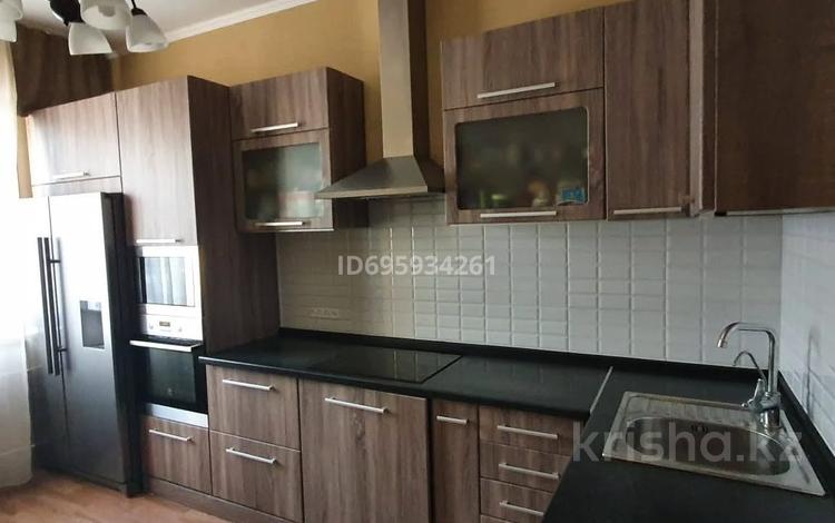 3-комнатная квартира, 75 м², 3/3 этаж, мкр Юго-Восток, муканова 67/1