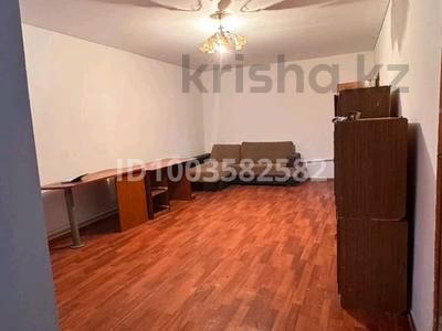 4-бөлмелі пәтер · 100 м², Бродского 149 — Рыскулова Бродского, бағасы: 250 000 〒 в Алматы, Жетысуский р-н