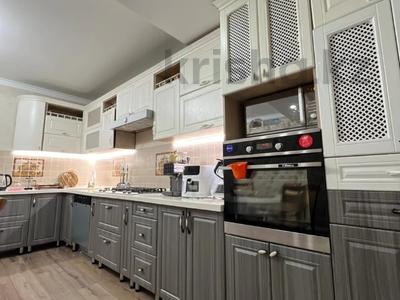3-комнатная квартира · 120 м² · 6/9 этаж, мкр. Алтын орда, алии молдагуловой за 55 млн ₸ в Актобе