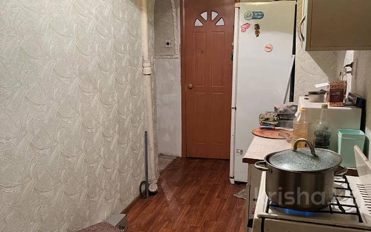 2-комнатная квартира, 50 м², 2/5 этаж, Толстого 104 за ~ 9.8 млн 〒 в Павлодаре — фото 9