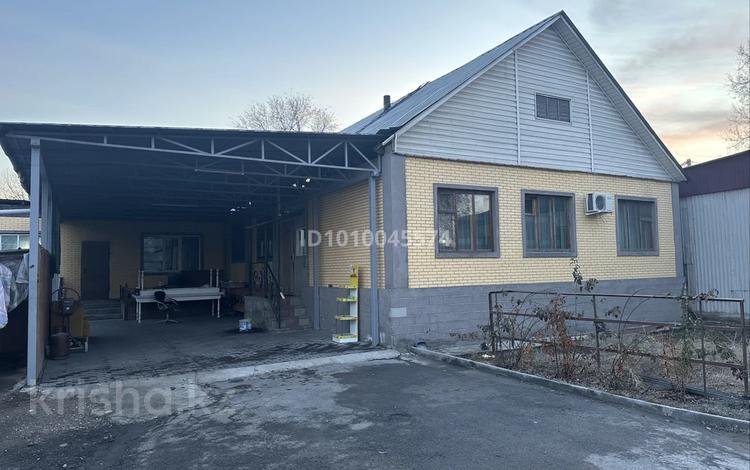 Отдельный дом · 6 комнат · 170 м² · 2.7 сот., мкр 13-й военный городок, Суюнбая 575В за 50 млн ₸ в Алматы, Турксибский р-н — фото 2