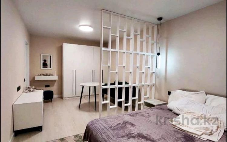 1-бөлмелі пәтер · 53 м² · 6/12 қабат, Каныша Сатпаева 133/1, бағасы: 2 500 〒 в Алматы, Бостандыкский р-н — фото 2
