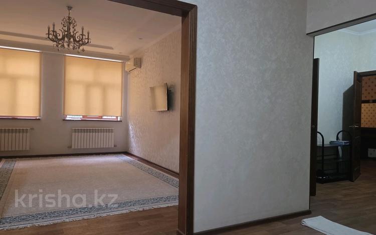 3-комнатная квартира · 120 м² · 1/5 этаж, 17 мкр 27 — Жк Галант хаус за 200 000 ₸ в Шымкенте — фото 28