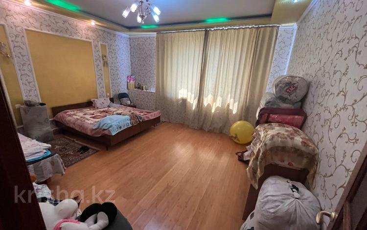 Отдельный дом • 3 комнаты • 140 м² • 16 сот., Кабанбай Батыра 106 за 39 млн 〒 в Талдыкоргане — фото 8