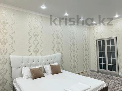 2-бөлмелі пәтер · 80 м² · 13/17 қабат, 17-ш/а. 23, бағасы: 15 000 ₸ в Актау, 17-й мкр