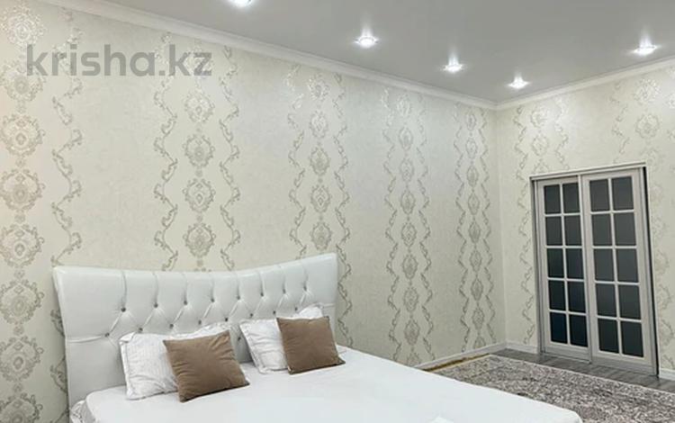 2-бөлмелі пәтер · 80 м² · 13/17 қабат, 17-ш/а. 23, бағасы: 15 000 ₸ в Актау, 17-й мкр — фото 2