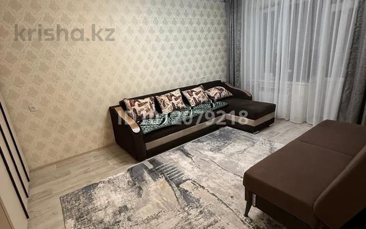 1-комнатная квартира · 38 м² · 3/5 этаж, Толе би 159 — Байзакова за 230 000 ₸ в Алматы, Алмалинский р-н — фото 2