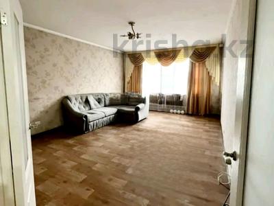 3-бөлмелі пәтер · 90 м² · 1/5 қабат, МКР. НОВЫЙ КАРАТАЛ — ВОЗЛЕ НИШ - НАБЕРЕЖНАЯ, бағасы: 34.5 млн ₸ в Талдыкоргане