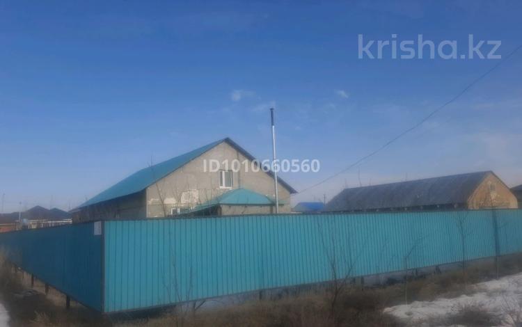 Отдельный дом · 6 комнат · 200 м² · 10 сот., жилой массив Бауырластар, Халифа алтай 21 — Халифа алтай тараз ақжүніс жанайым за 32 млн ₸ в Актобе — фото 2