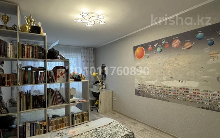 2-бөлмелі пәтер · 62 м² · 3/5 қабат, ул. Жалела Кизатова, бағасы: ~ 23.3 млн ₸ в Петропавловске — фото 2