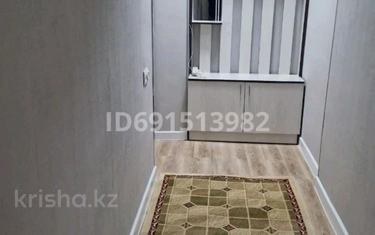 2-комнатная квартира, 32 м², 3/5 этаж помесячно, 11-й микрорайон, 11-й микрорайон 188Б