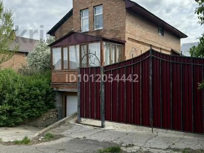 Отдельный дом · 4 комнаты · 198 м² · 7 сот., Переулок звездный 5 — Не далеко от дружбы народов за 60.5 млн ₸ в Усть-Каменогорске
