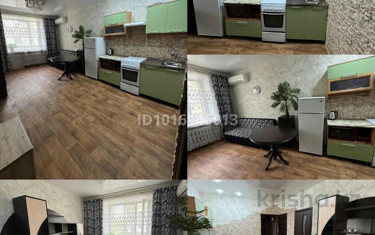 3-комнатная квартира · 42 м² · 1/2 этаж, Бейсембаева 11 за 150 000 ₸ в Семее — фото 2