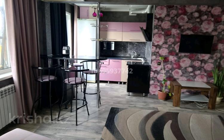 2-комнатная квартира · 45 м² · 5/5 этаж, Казахстан 97 — Областная больница за 14 000 〒 в Усть-Каменогорске, Ульбинский — фото 2