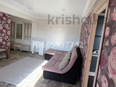 2-бөлмелі пәтер · 45 м² · 5/5 қабат, Казахстан 97 — Областная больница, бағасы: 15 000 ₸ в Усть-Каменогорске, Ульбинский