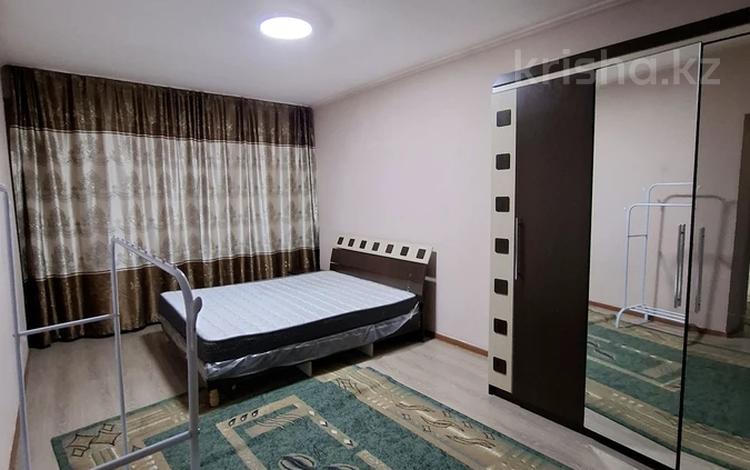 2-бөлмелі пәтер · 82 м² · 5/10 қабат, Микрорайон Алтын ауыл 21, бағасы: 250 000 ₸ в Каскелене — фото 2