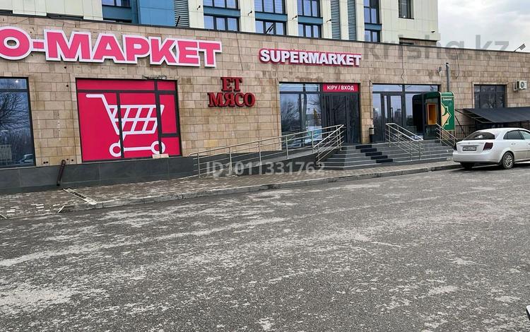 Свободное назначение, офисы, магазины и бутики, склады, общепит, салоны красоты, фитнес и спорт, медцентры и аптеки, образование, развлечения, конференц-залы, кабинеты и рабочие места, студии · 100 м² за 1 млн ₸ в Шымкенте, Каратауский р-н — фото 2