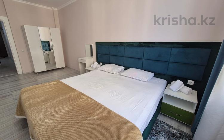 2-комнатная квартира · 55 м² · 13/19 этаж, 7А мкр 21 за 250 000 ₸ в Актау — фото 2