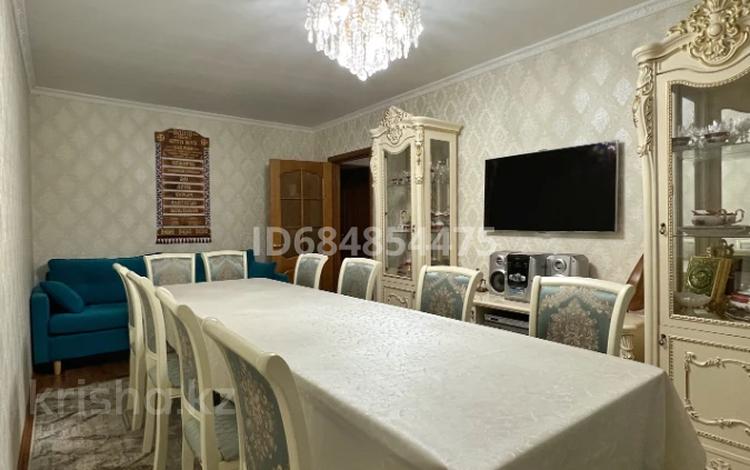 4-комнатная квартира, 75 м², 3/4 этаж, мкр №8 39