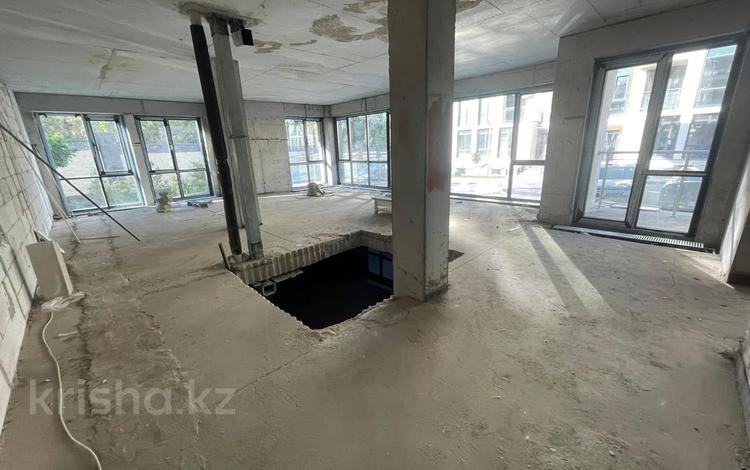 4-комнатная квартира · 229.2 м² · 1/3 этаж, Жамакаева 252 за ~ 265.9 млн ₸ в Алматы, Медеуский р-н — фото 2