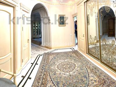 4-комнатная квартира · 200 м² · 3/6 этаж, Рахмадиева 12 за 1 млн 〒 в Алматы, Бостандыкский р-н